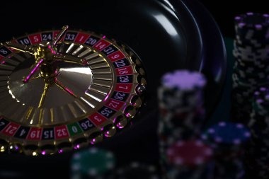 Wild West Gold slot interface on mobile phone showing five reels and gold-trimmed symbols